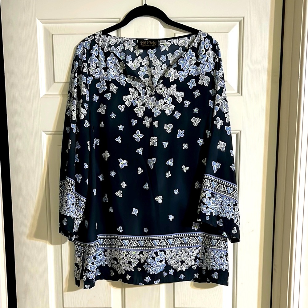 QVC Bob Mackie Wearable Art Floral Black and White Women's Blouse Size Large